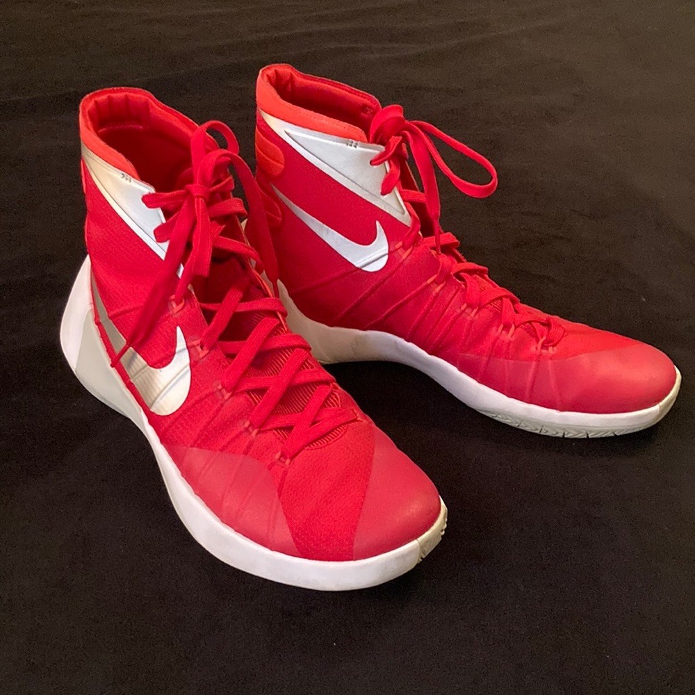 Nike hyperdunk basketball shoes